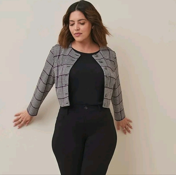 Women's size 3 Studio Double Knit Cropped Collarless Jacket - Picture 1 of 9